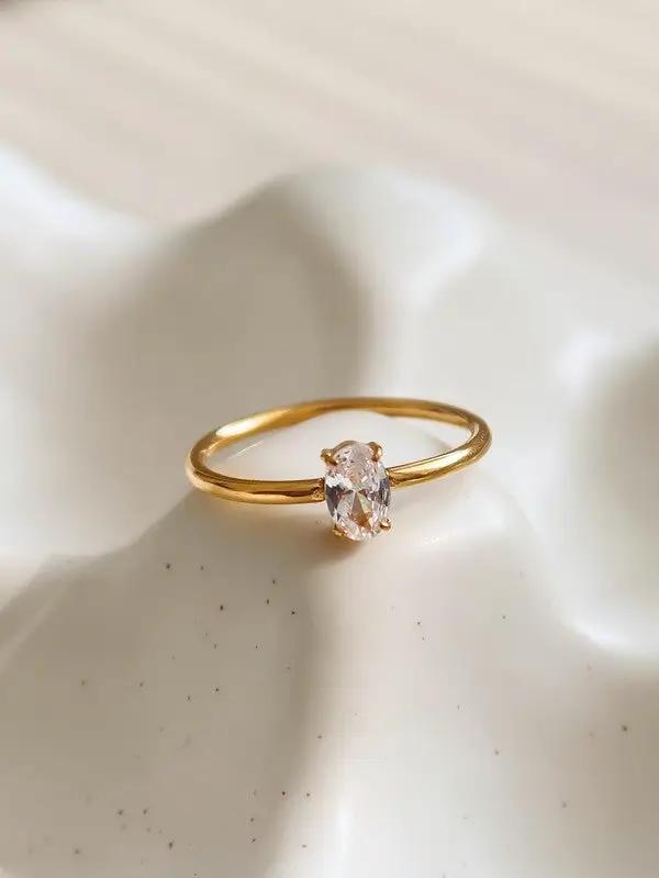 Anillo Cuadrado Delicado Oro 18K Con Circonia Cúbica Acero Inoxidable Edición Exclusiva by Yanet Collective