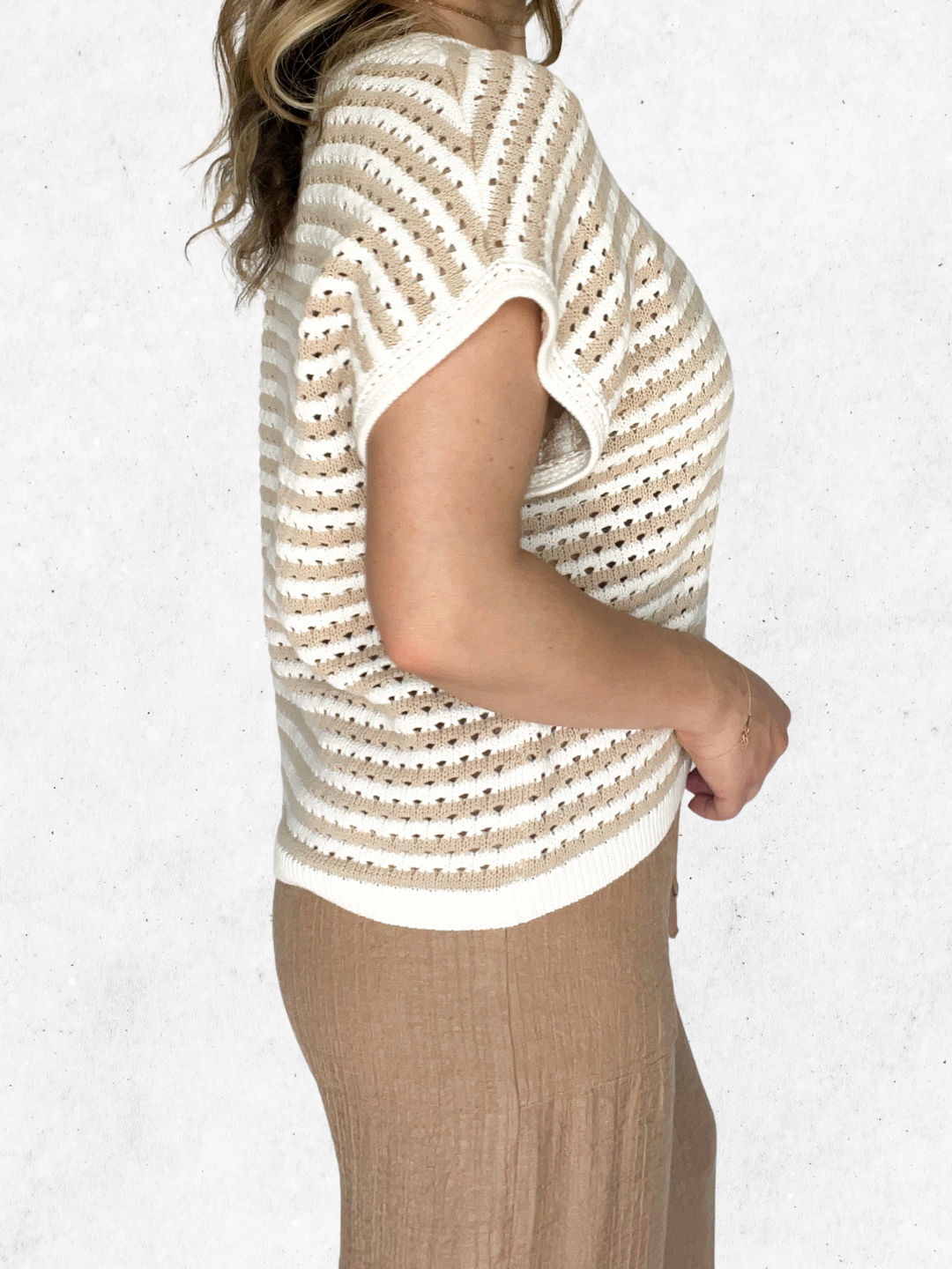 Suéter de Punto Crema con Calados - Estilo Boutique