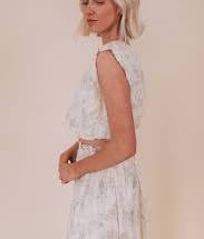 Top Corto Sin Mangas Color Blanco con Estampado Floral