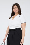 Top de Punto de Manga Corta con Ribete de Cuello en Contraste Plus: Elegancia y Comodidad