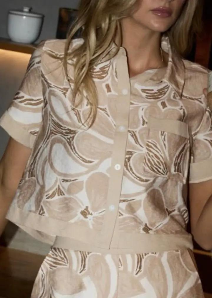 Yanet Collective Blusa de flores café - Blouses