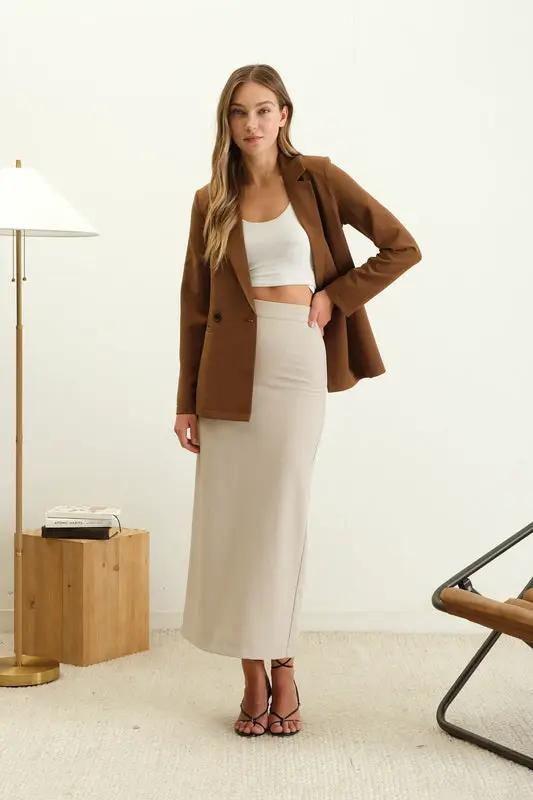 Saco Blazer Abotonado Cafe by Yanet Collective