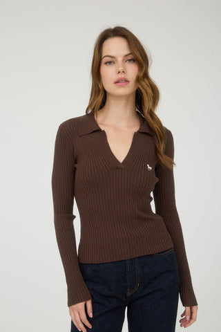 Polo Tejido con Bordado de Caballo Cafe Manga Larga