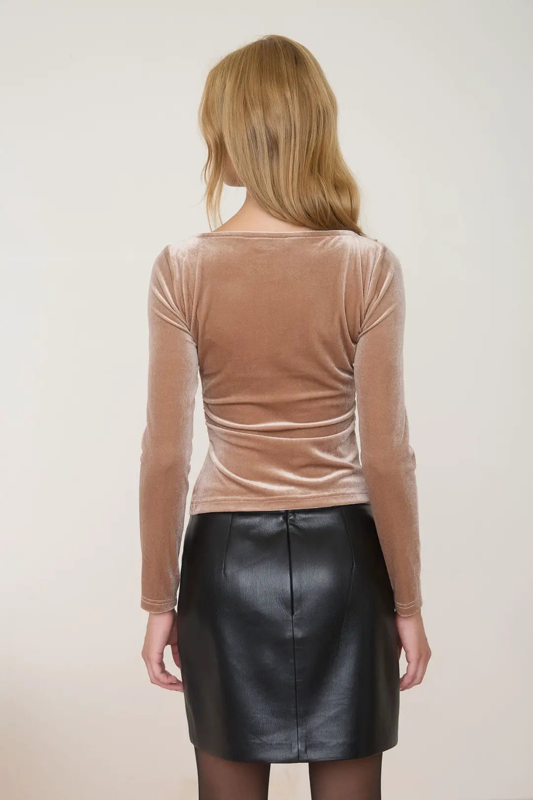 Top Blusa de Terciopelo Mujer con Cuello Barco | Blusa Manga Larga Elegante by Yanet Collective