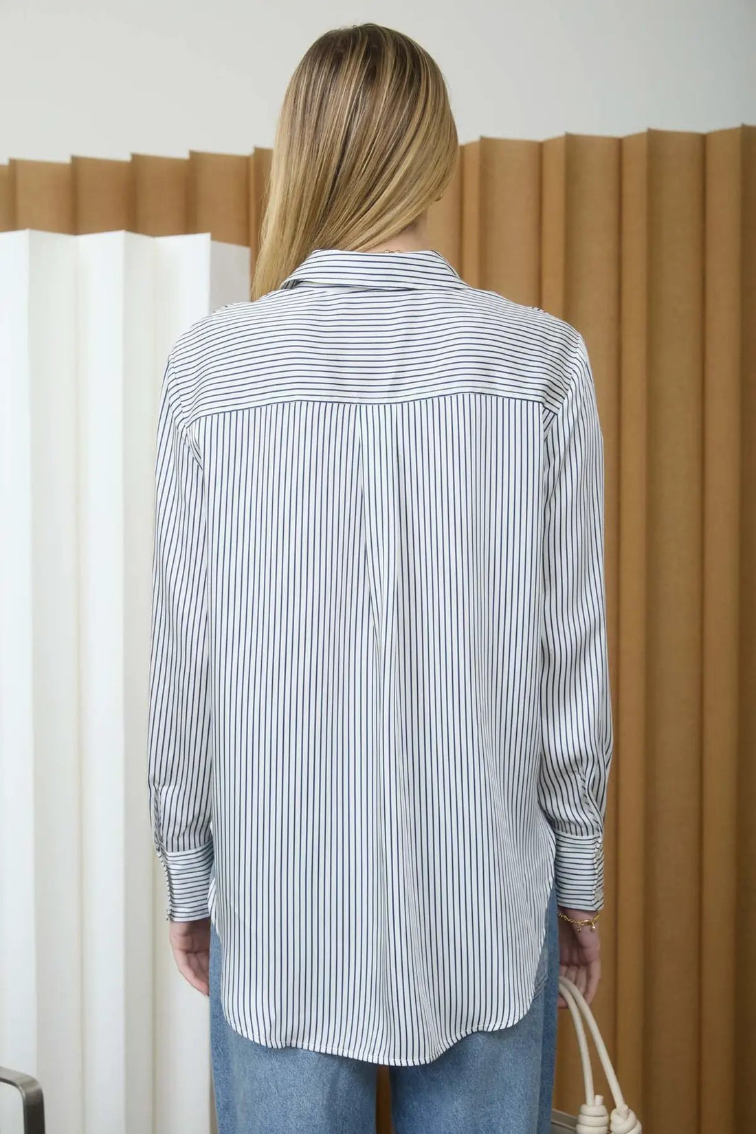 Camisa de Manga Larga con Patrón de Rayas y Cuello by shopblupepper