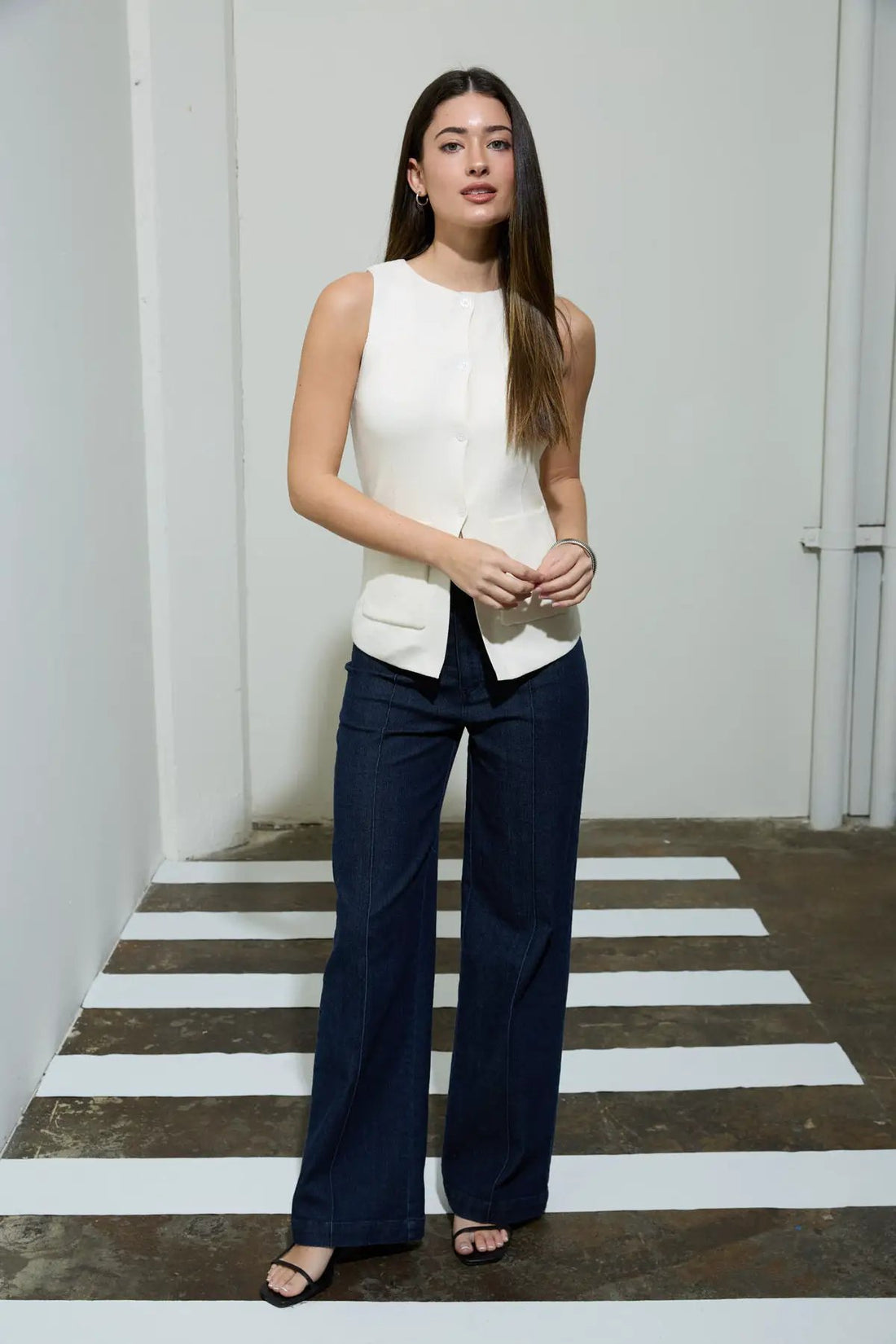 Jeans de Tiro Alto con Costura Frontal y Pierna Ancha by shopblupepper