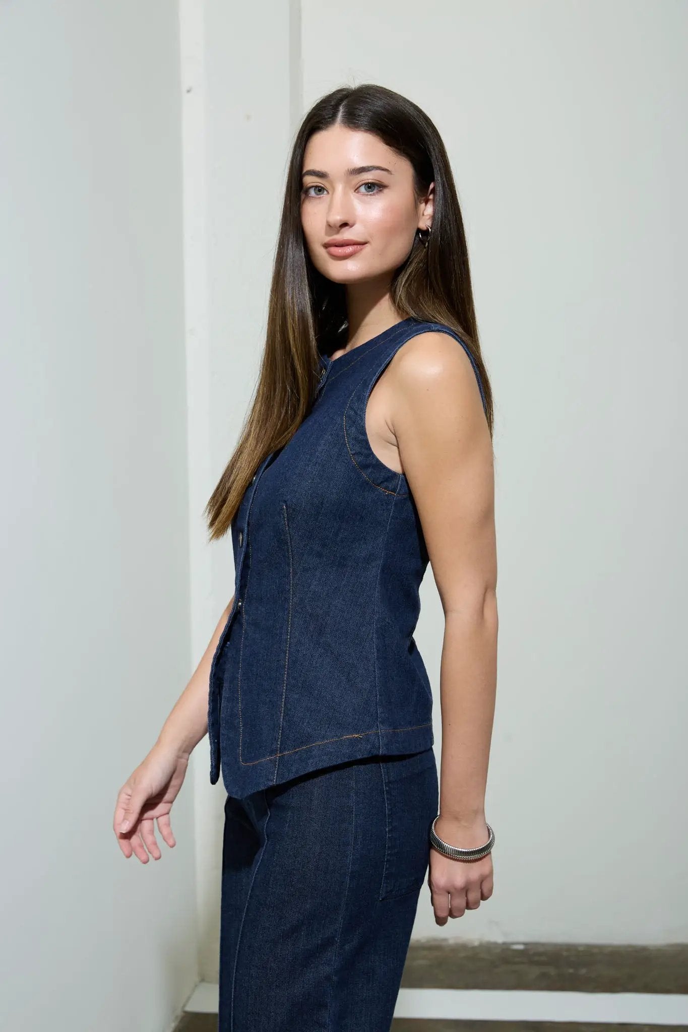 THE WORKSHOP Round Neck Button Down Sleeveless Denim Vest Top -