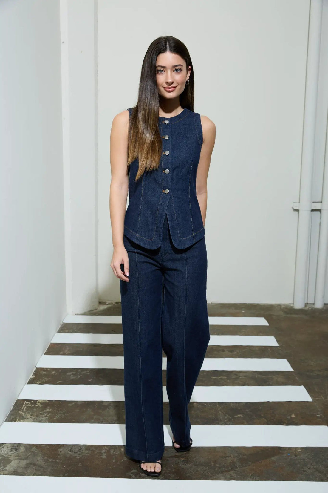 THE WORKSHOP Round Neck Button Down Sleeveless Denim Vest Top -