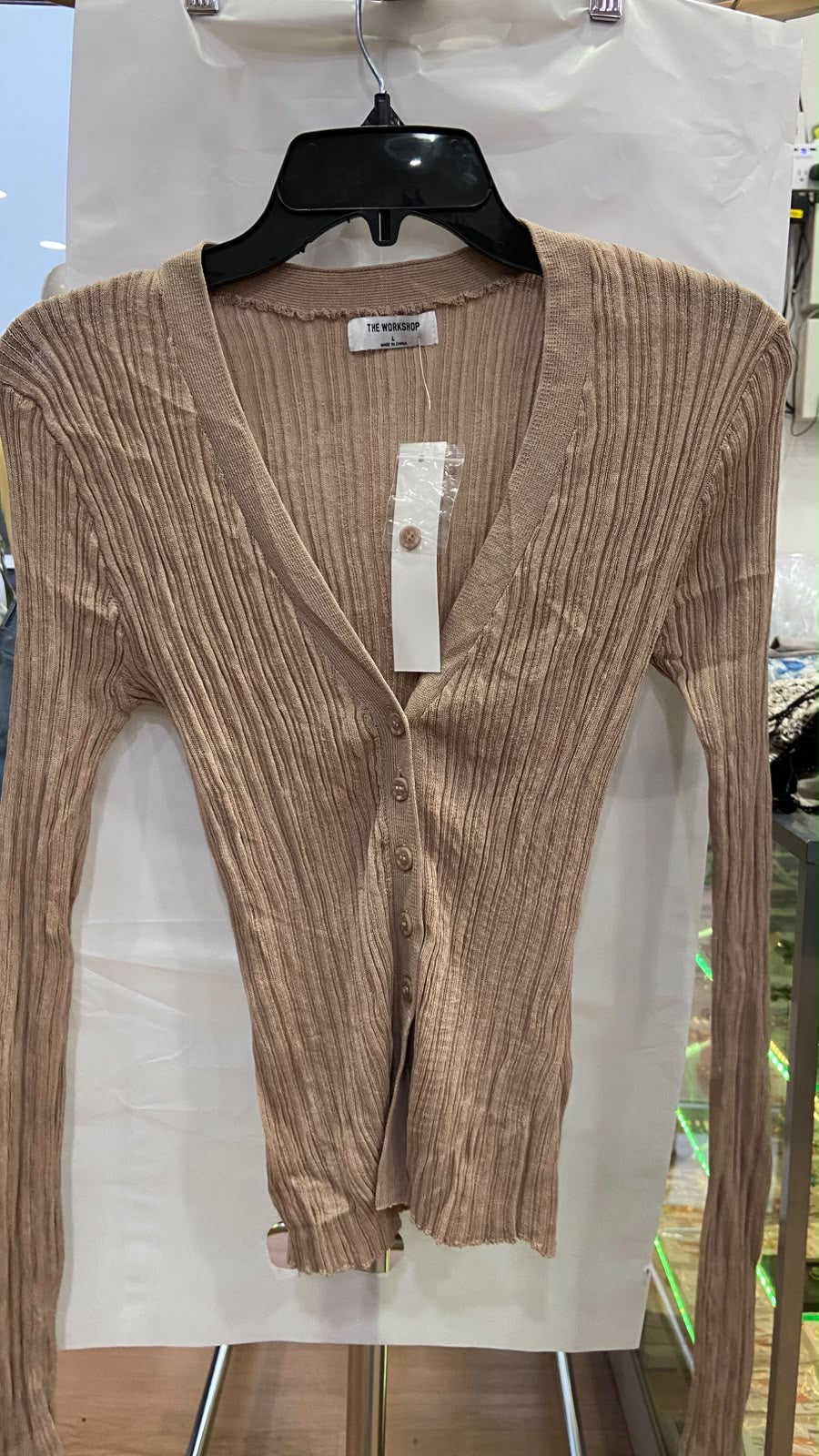 Cárdigan de Punto Acanalado Beige con Botones - Estilo Boutique