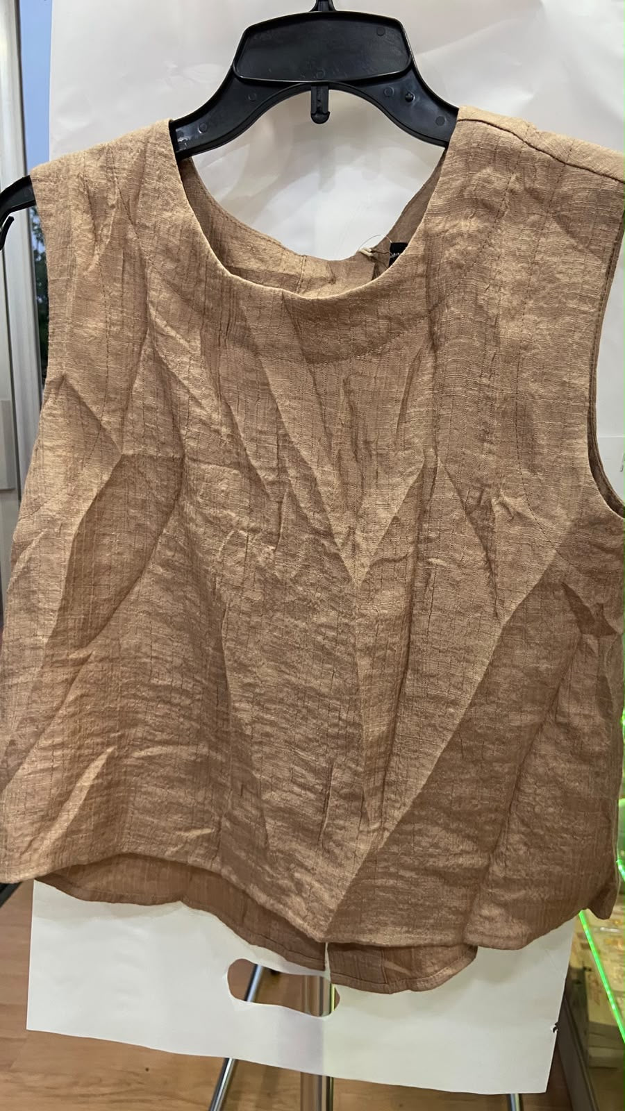 Top Beige Sin Mangas con Textura - Estilo Boutique