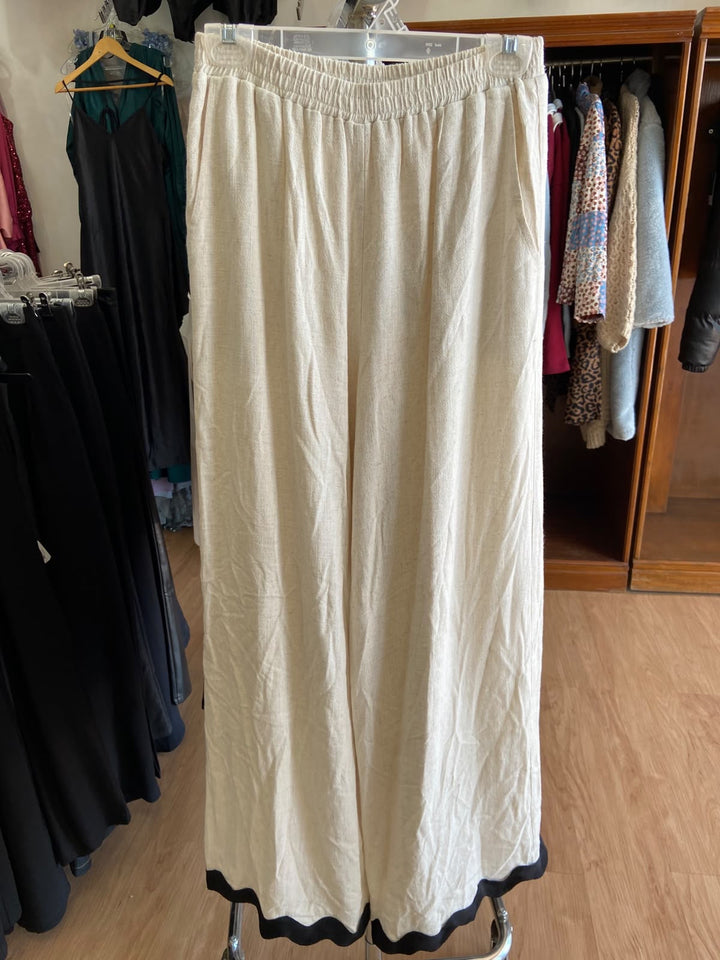 Pantalones Wide-Leg Beige con Ribete Negro - Estilo Boutique