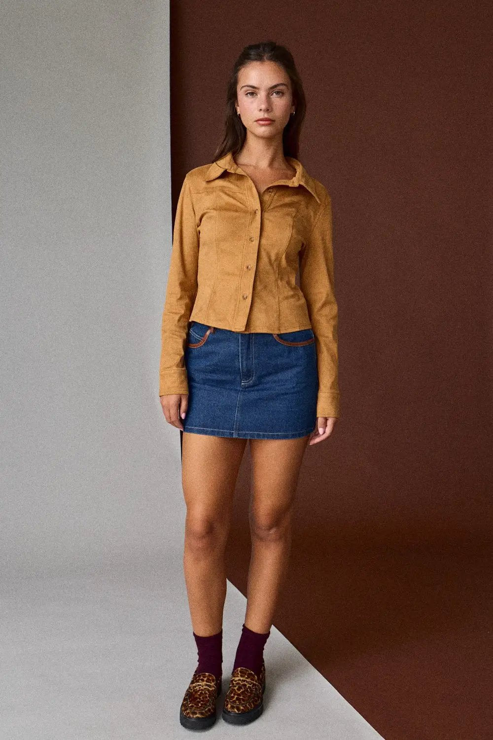 Blusa Camel Cafe de Botones para Mujer tipo Suede Ante - Fit Entallado y Elegante by Papermoon