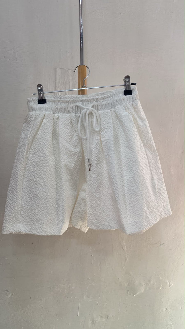Cream Elastic Waist Pleated Shorts with Drawstring