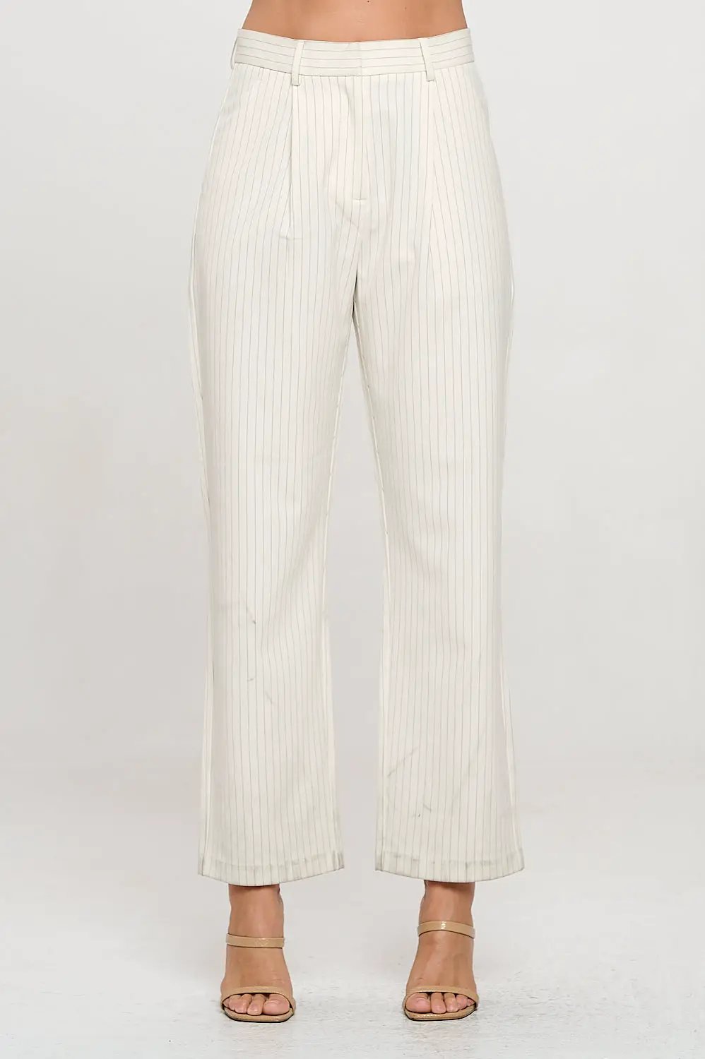 Pantalón de vestir de dama Pin Stripe en blanco, corte recto by Yanet Collective