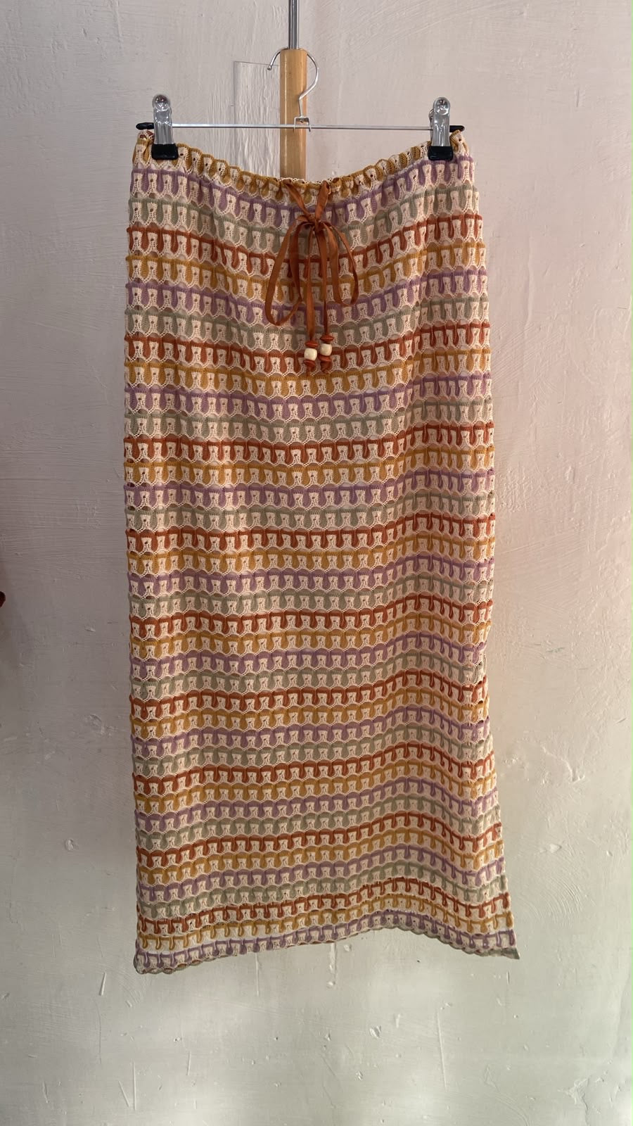Falda Maxi Beige con Detalle Estampado - Estilo Boutique