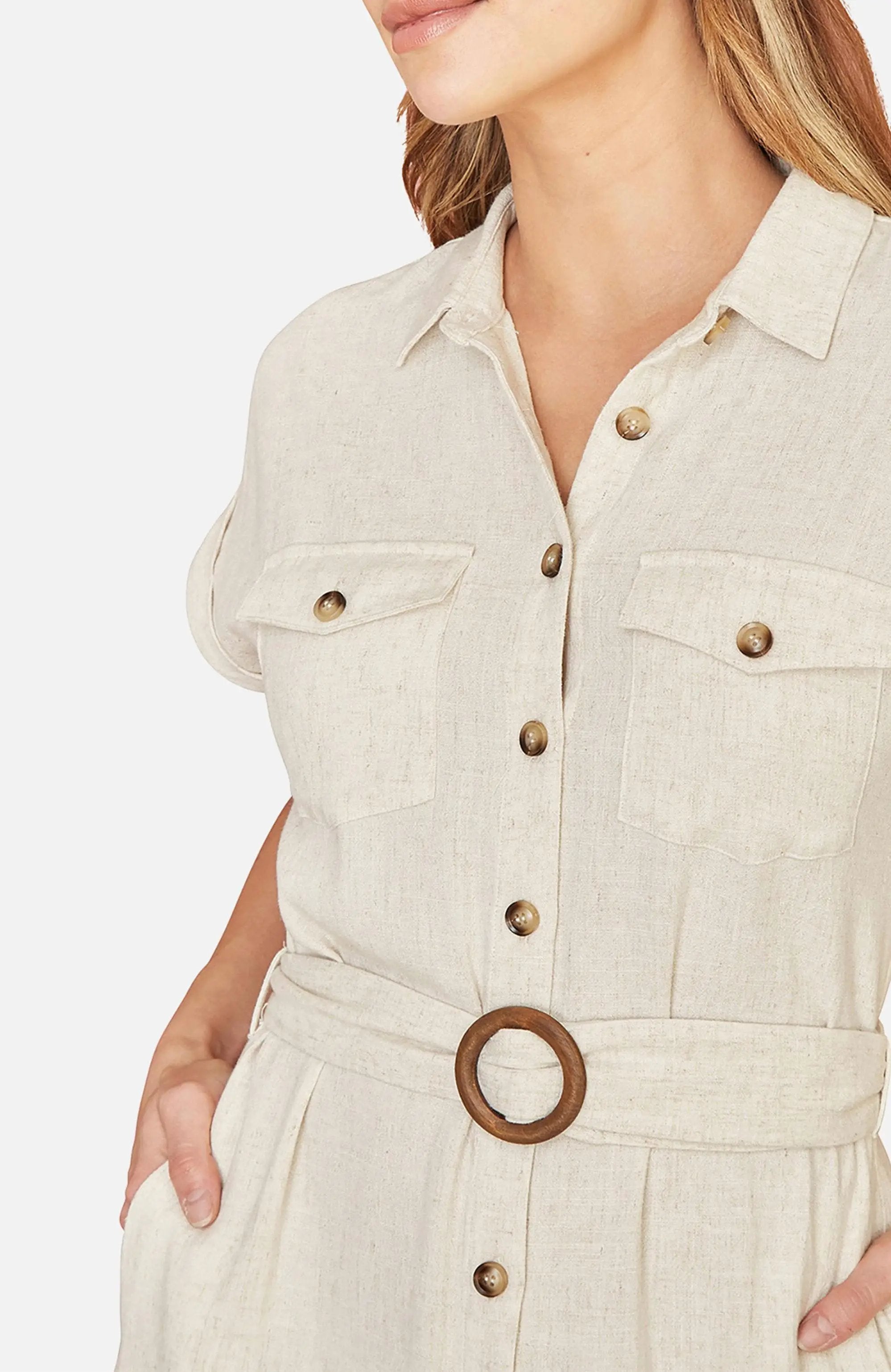 Vestido beige lino con cinturon abotonado manga corta by Yanet Collective