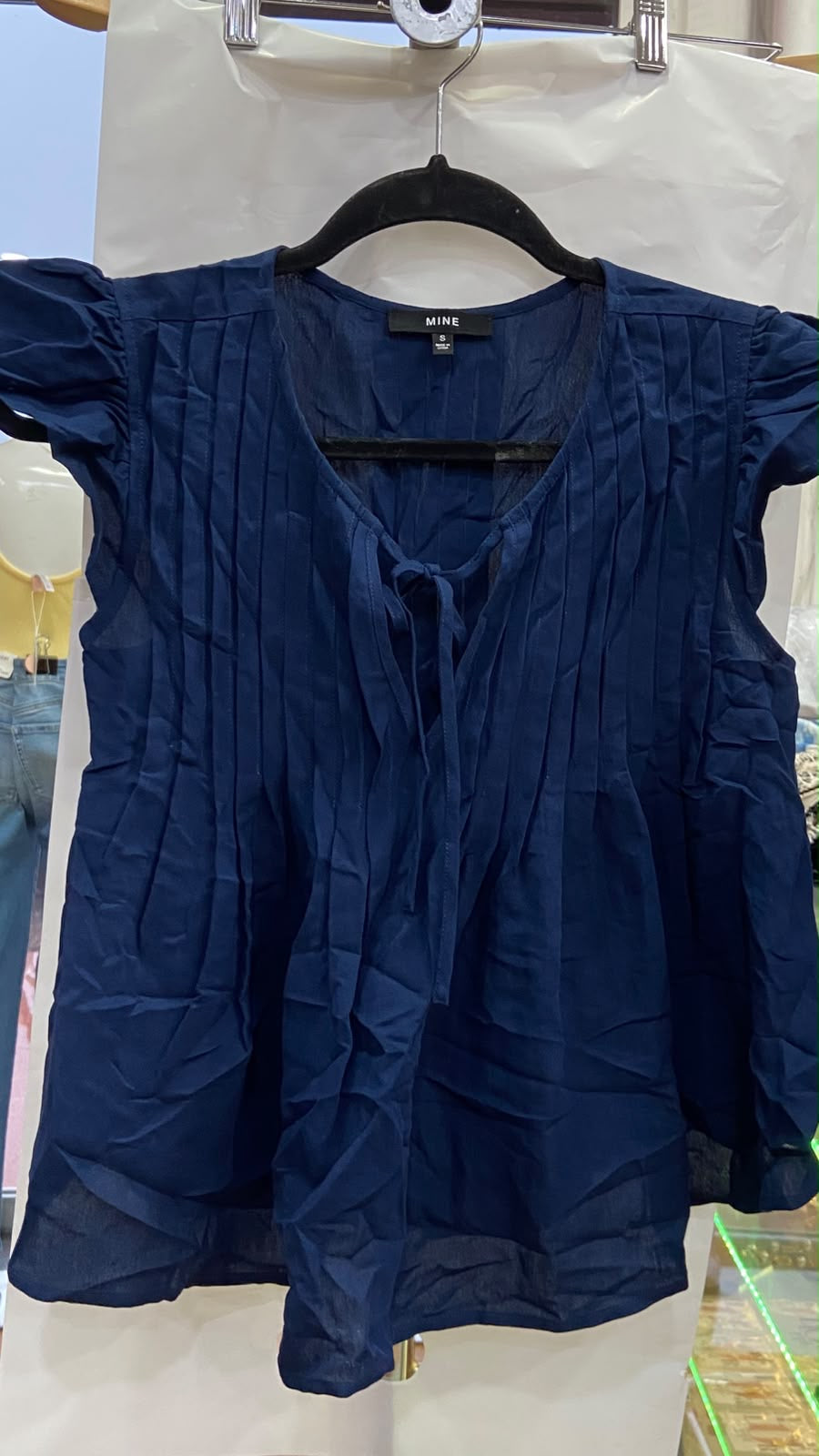 Blusa Azul Marino con Pliegues y Lazo - Estilo Boutique