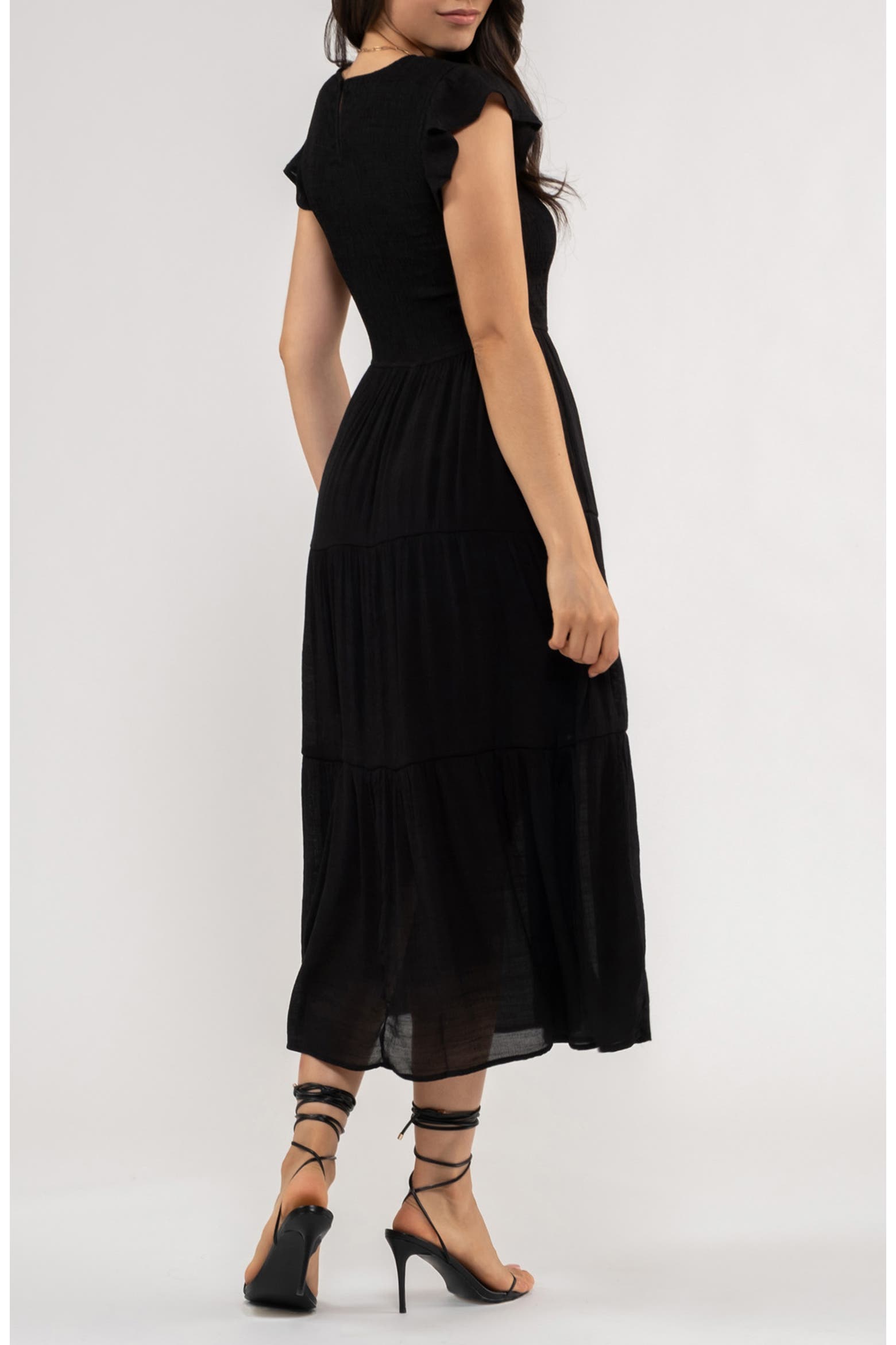 Vestido Midi Negro Mujer Con Mangas Cortas Y Volantes Cuerpo Smocked Escote Redondo Falda Escalonada