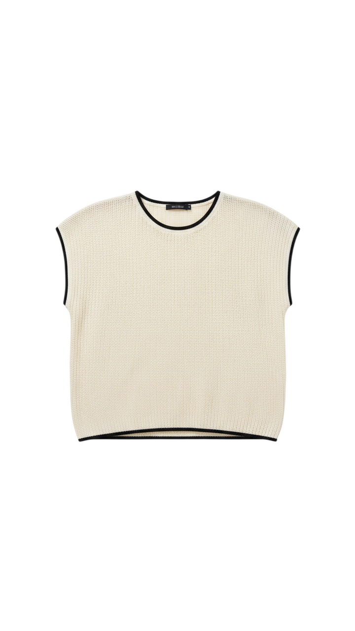 Top de Punto Crema con Ribete Negro - Estilo Boutique