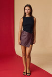 Falda-short de cuero sintético 🍷 tono vino | Faux Leather Wrap Skort | Boutique Yanet