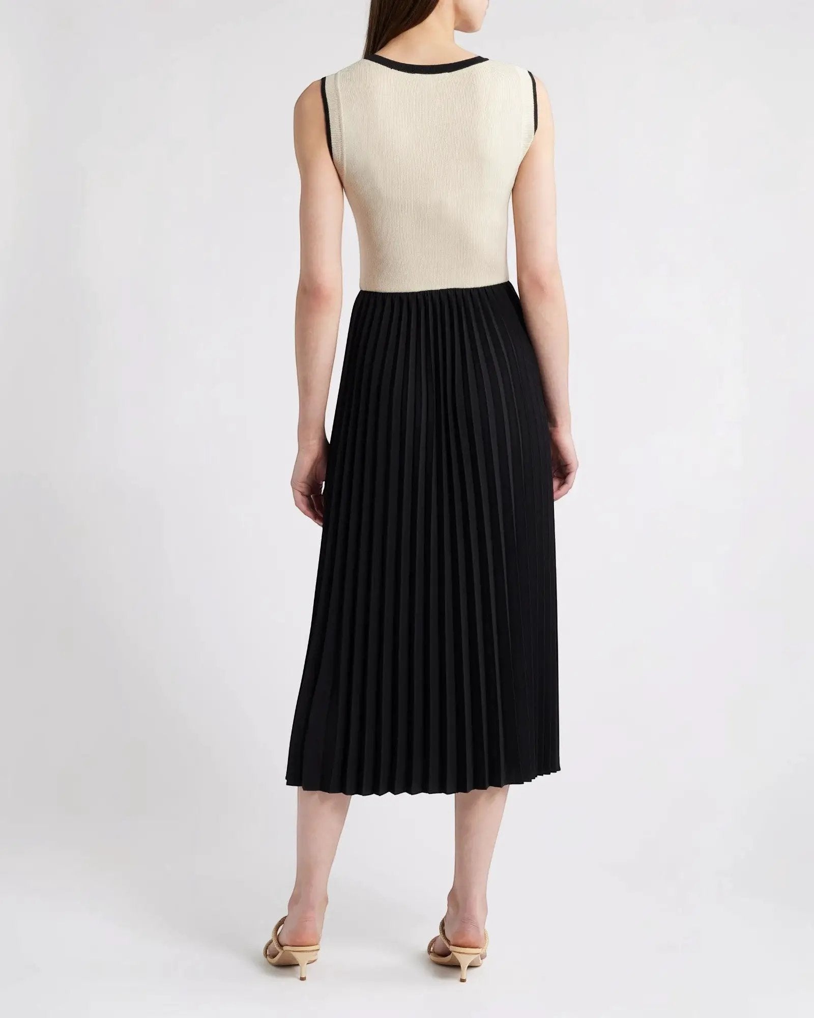 Vestido Midi Tejido Blanco Negro Con Falda Tabla Colección Lujo Exclusiva Minimalista De Silueta Recta by Yanet Collective