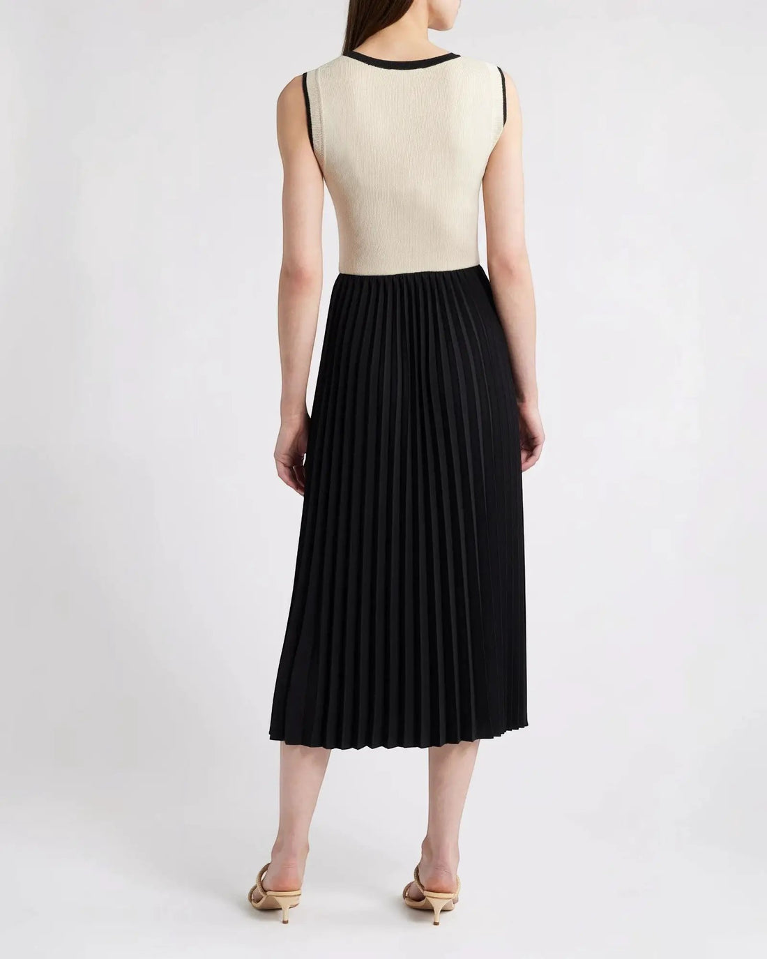 Vestido Midi Tejido Blanco Negro Con Falda Tabla Colección Lujo Exclusiva Minimalista De Silueta Recta by Yanet Collective