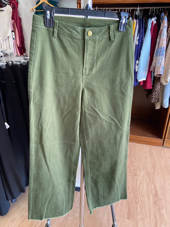 Pantalones Rectos Verde Oliva con Dobladillo Deshilachado - Estilo Boutique