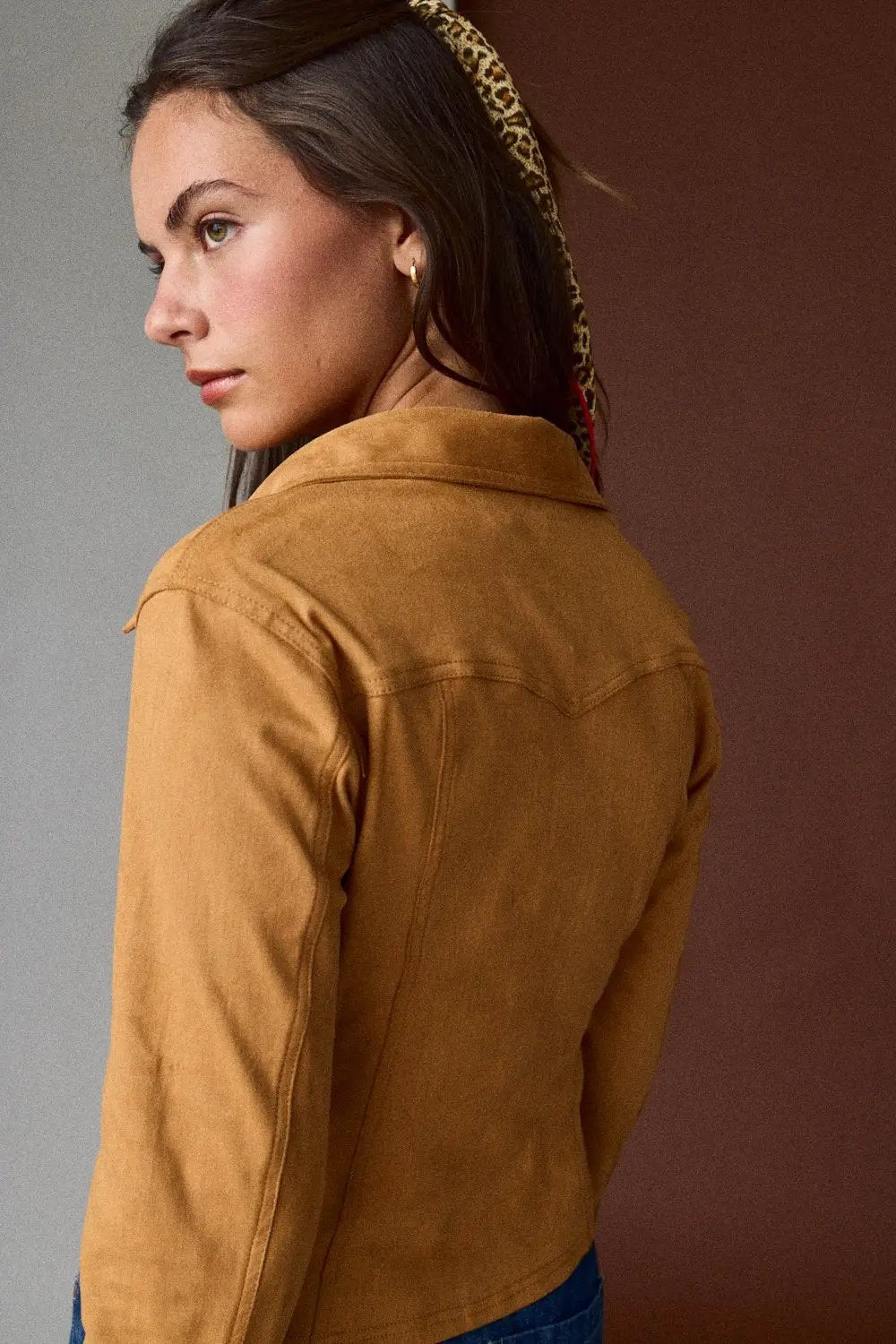 Blusa Camel Cafe de Botones para Mujer tipo Suede Ante - Fit Entallado y Elegante by Papermoon