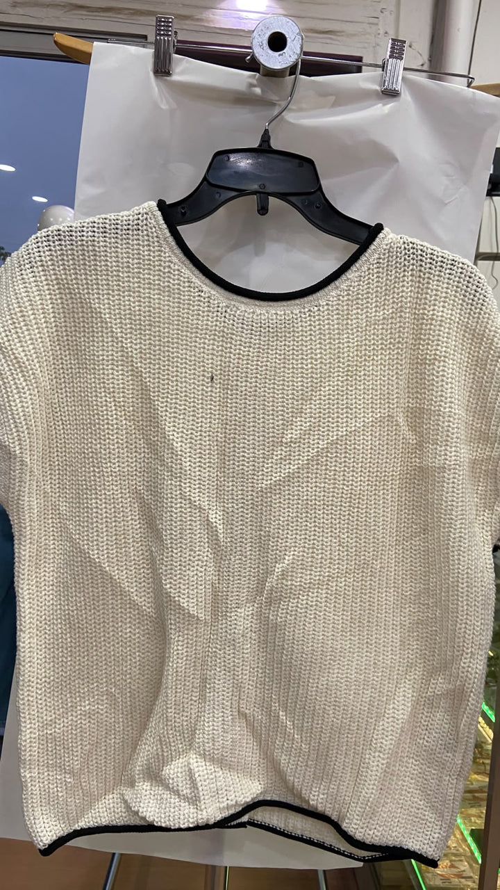 Top de Punto Crema con Ribete Negro - Estilo Boutique