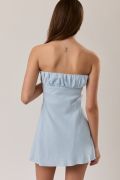 Vestido Corto Azul Claro con Escote Palabra de Honor y Detalle Fruncido – Mezcla de Lino Estilo Veraniego