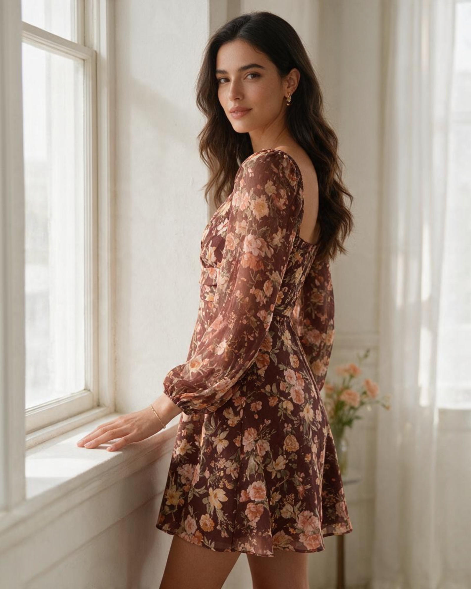 Vestido Corto con Manga Larga Color Marrón Floral