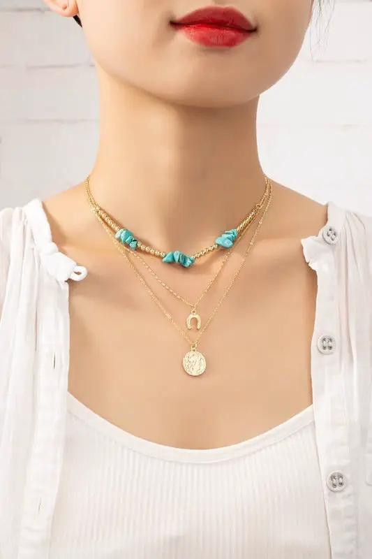 Gargantilla con herradura turquesa y moneda collar joyería by Yanet Collection