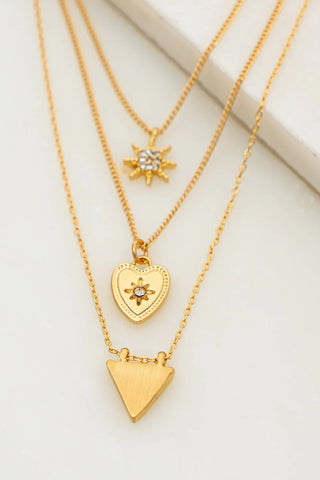 Collar con dijes de 3 capas de estrellas, corazón y triangulo