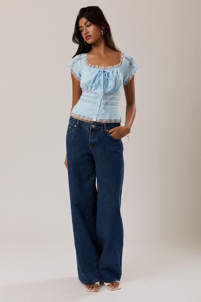 Blusa de Lino con Cuello Cuadrado, Encaje y Botones - Azul Claro