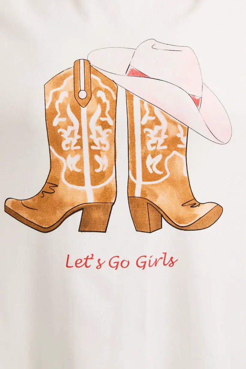 Gilli Western Boots and Hat Graphic Oversized T-Shirt – Cotton Stretch T - T-SHIRT