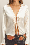 Blusa Beige Satinada Mujer Elegante Con Moño Frontal Cuello Camisero Manga Acampanada