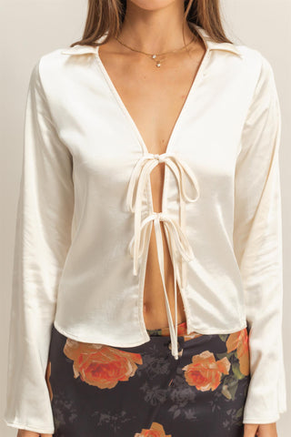 Blusa Beige Satinada Mujer Elegante Con Moño Frontal Cuello Camisero Manga Acampanada