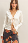Blusa Beige Satinada Mujer Elegante Con Moño Frontal Cuello Camisero Manga Acampanada