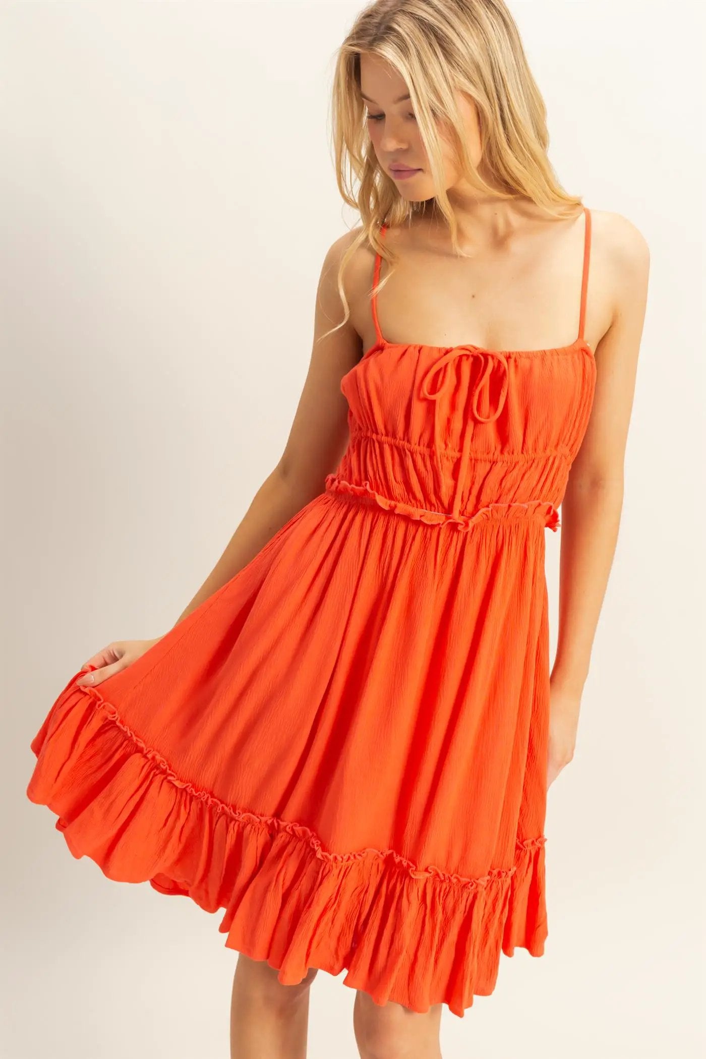 Vestido Corto Naranja con Tirantes Finos y Espalda Abierta Hf25a284 by Yanet Collective