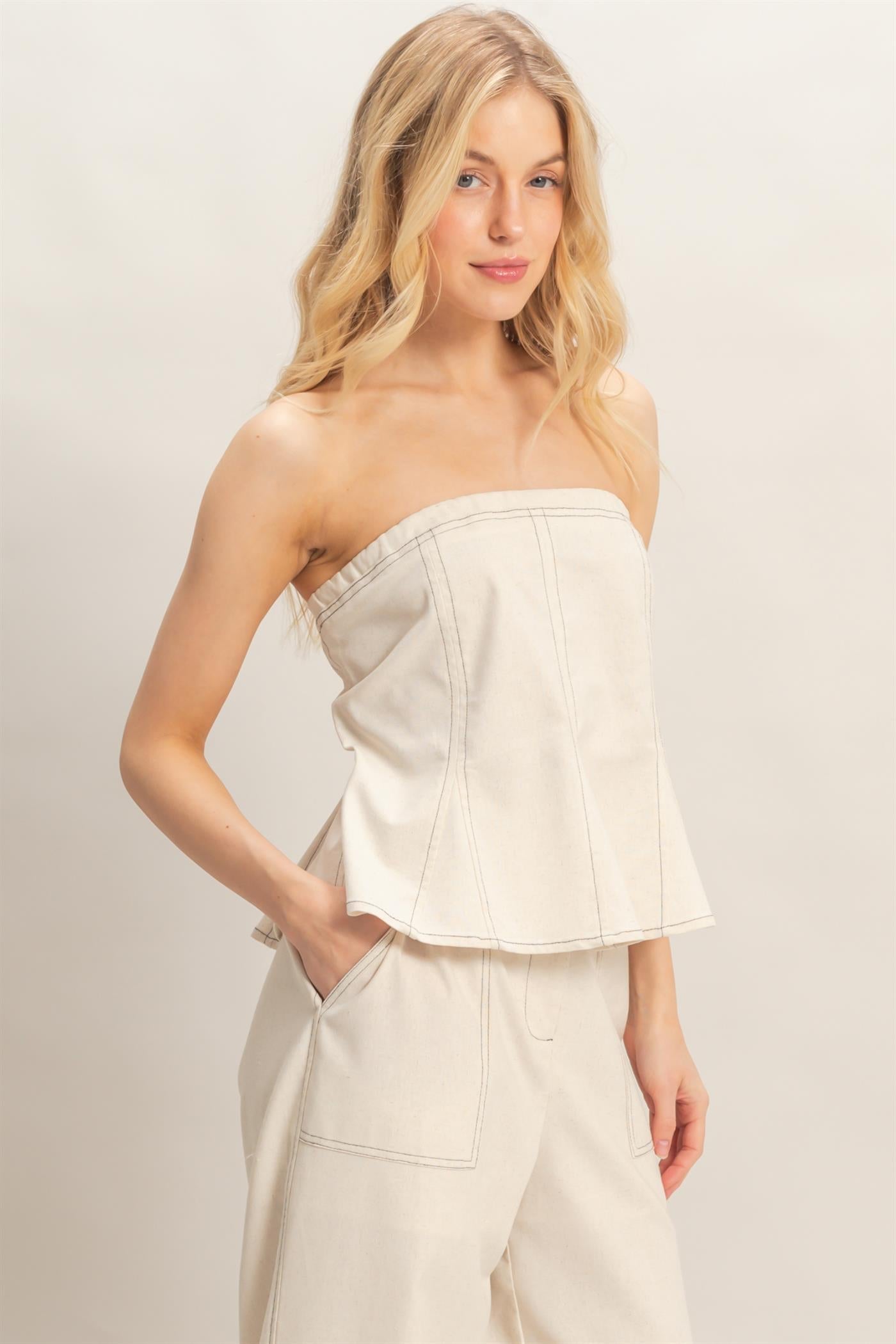 Top Peplum Strapless Elegante – Blusa Boutique con Espalda Smocked y Cierre Lateral
