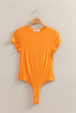 Body de manga corta naranja doble capa para mujer | Ajuste cómodo y versátil DZ25c470