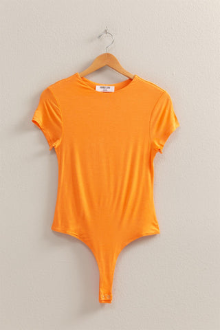 Body de manga corta naranja doble capa para mujer | Ajuste cómodo y versátil DZ25c470