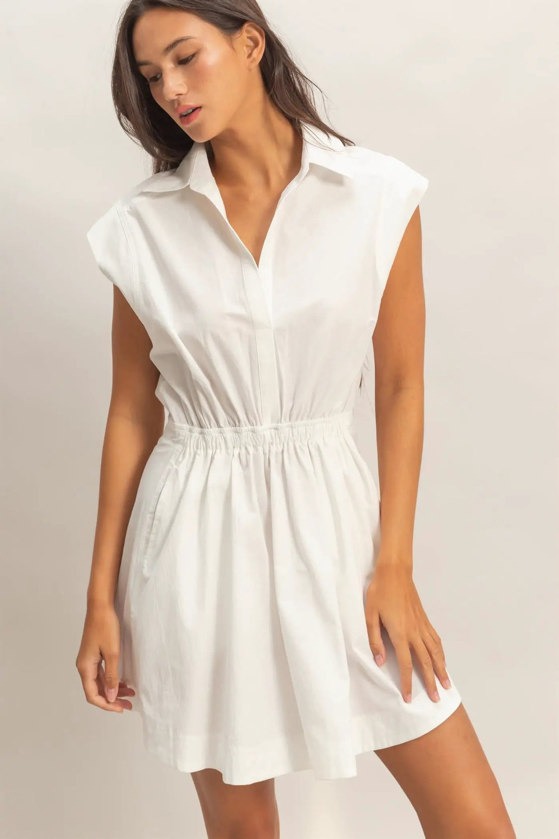 Vestido Mini sin Mangas con Cuello, Placket de Botones y Cintura Elástica | 100% Algodón by DOUBLE ZERO