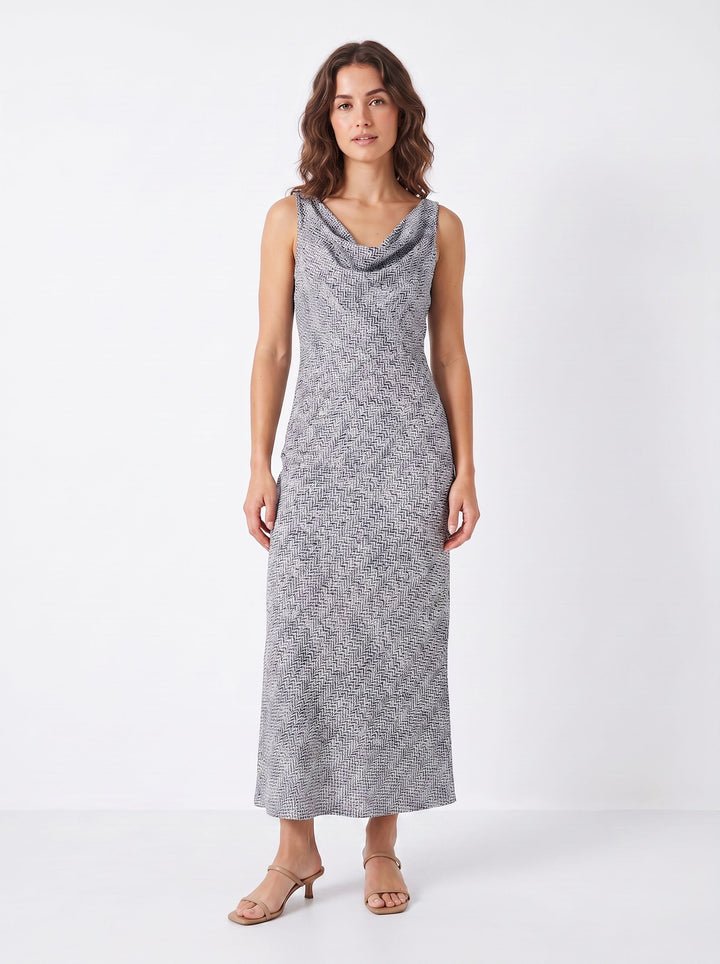 Studio photo of Vestido de colores largo in Edit: no pants under add sandls ankle lenght d…