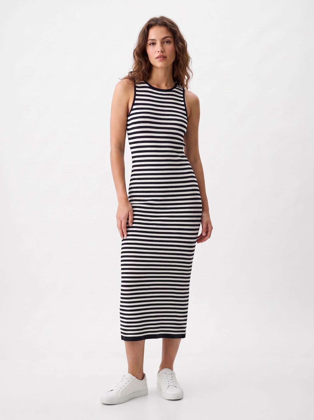 Studio photo of Vestido largo de rayas in Edit: no pants under dress