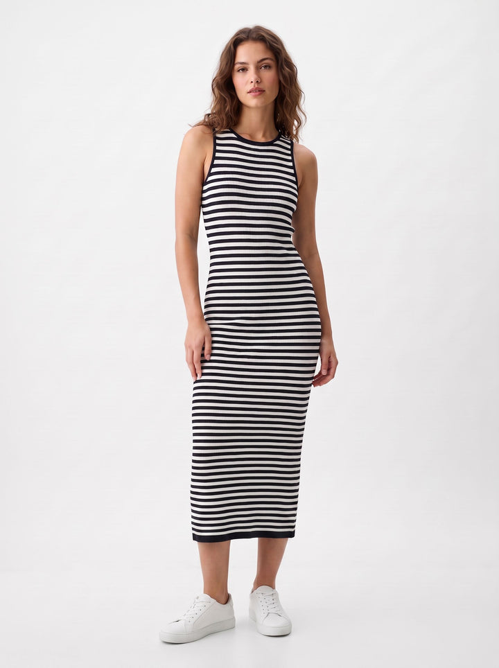 Studio photo of Vestido largo de rayas in Edit: no pants under dress