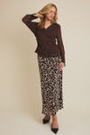 Blusa Chocolate Manga Larga Mujer Elegante con Cuello V y Botones | Top Casual