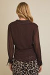 Blusa Chocolate Manga Larga Mujer Elegante con Cuello V y Botones | Top Casual