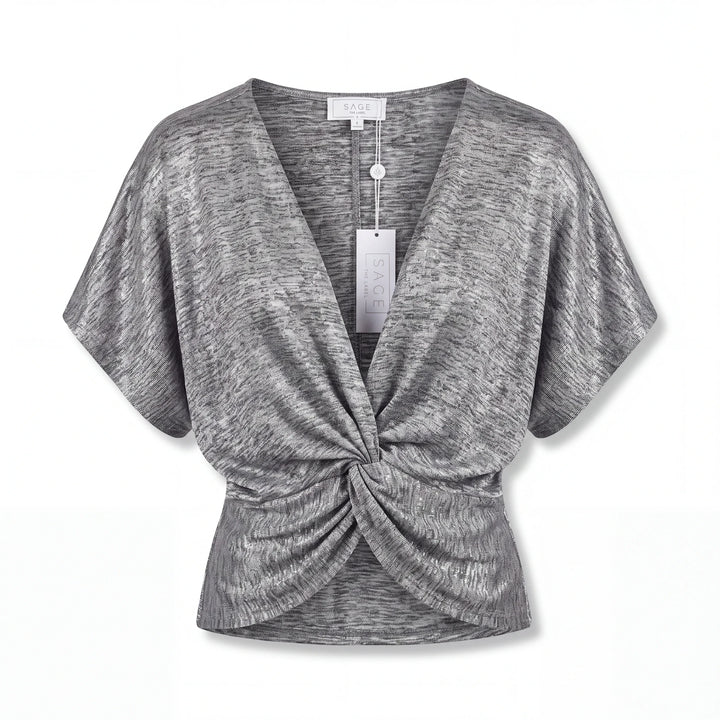 Blusa gris Yanet Collective de manga corta con escote en V y detalle de nudo frontal en tejido suave texturizado