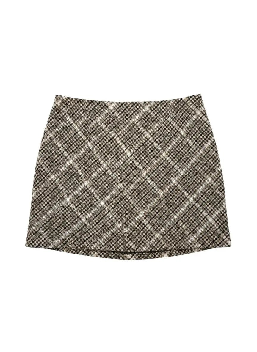 Falda by Yanet Collective